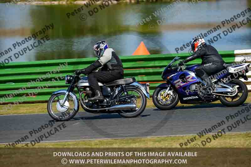 Vintage motorcycle club;eventdigitalimages;mallory park;mallory park trackday photographs;no limits trackdays;peter wileman photography;trackday digital images;trackday photos;vmcc festival 1000 bikes photographs